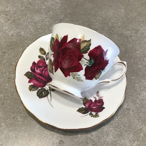 Royal Vale Teacup & Saucer Set - Picture 1 of 2